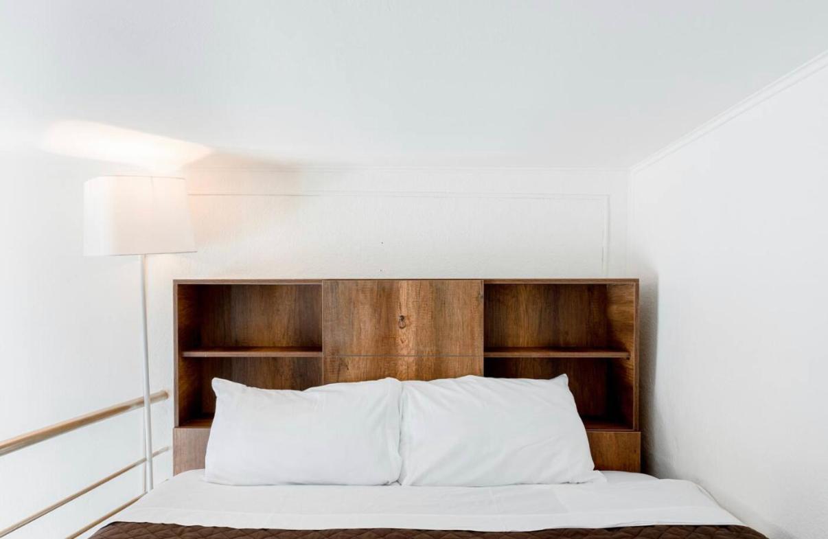 Central Location King Size Bed Tbilisi Exterior photo