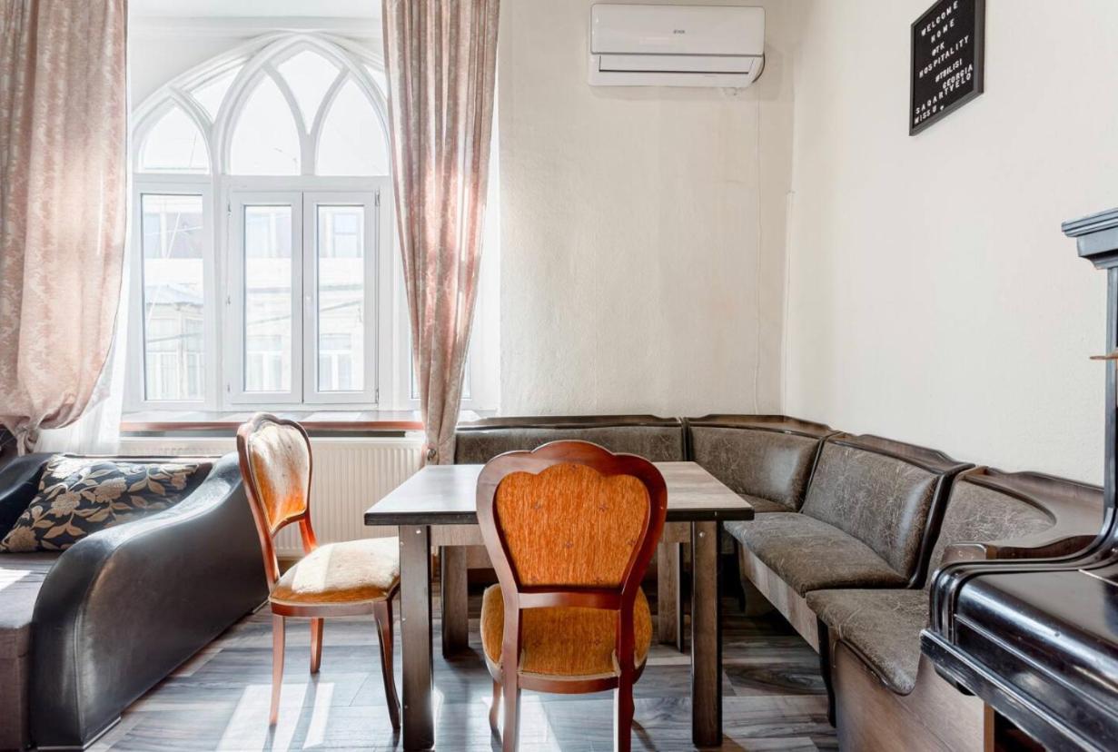 Central Location King Size Bed Tbilisi Exterior photo