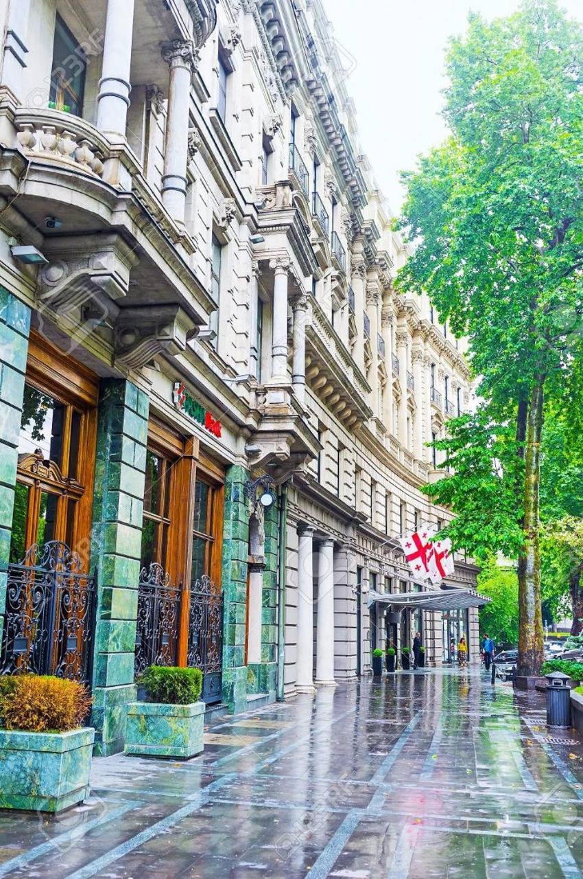 Central Location King Size Bed Tbilisi Exterior photo