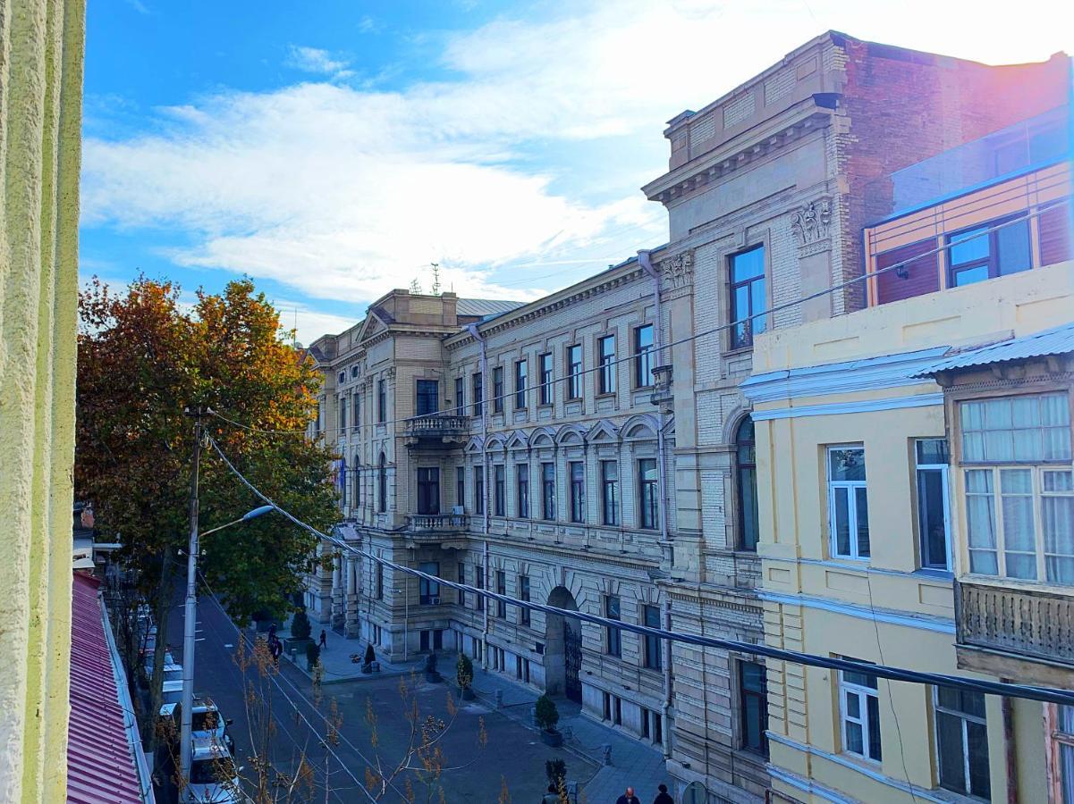 Central Location King Size Bed Tbilisi Exterior photo